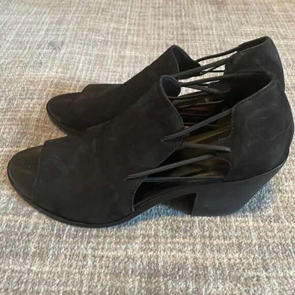 Eileen Fisher Allie Cutout Sandals Black - Picture 8 of 13
